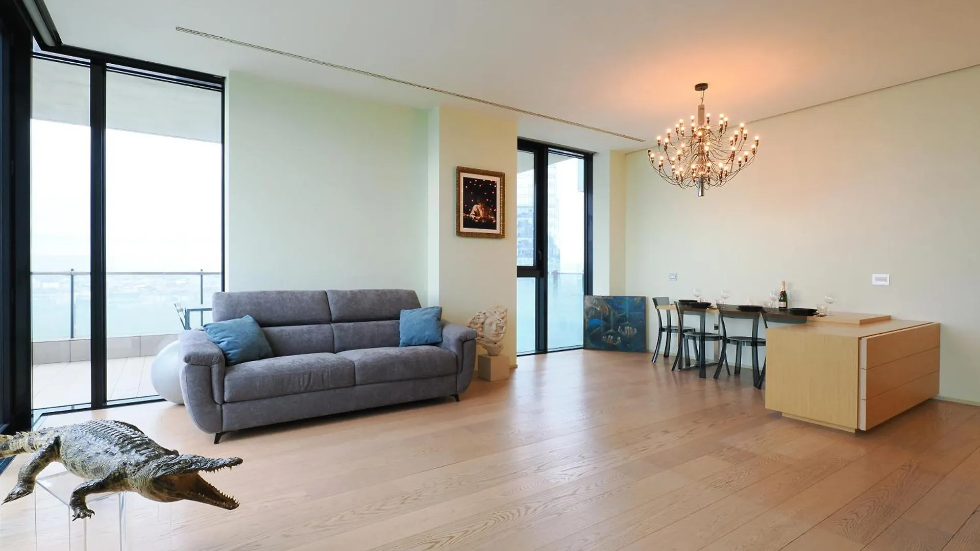 Elegant & Spacious Apartment In Solaria - Top View Milan Italy