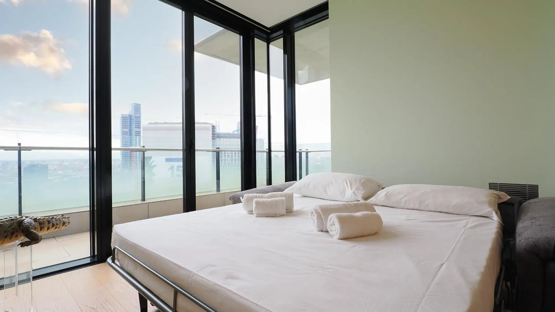 Elegant & Spacious Apartment In Solaria - Top View 米兰 意大利